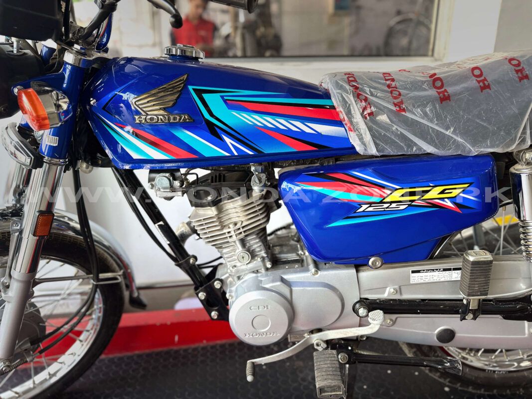 Honda CG125 2026 blue color side view