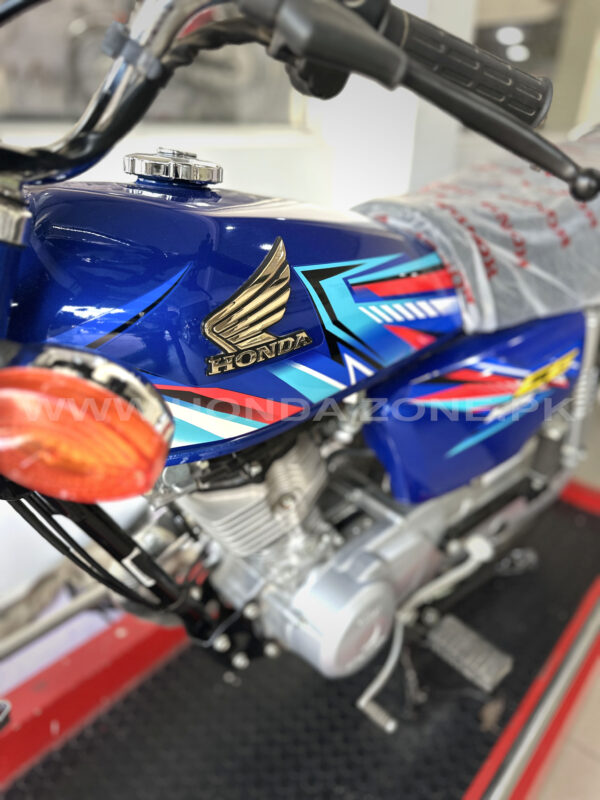 Honda CG125 2026 blue color side view